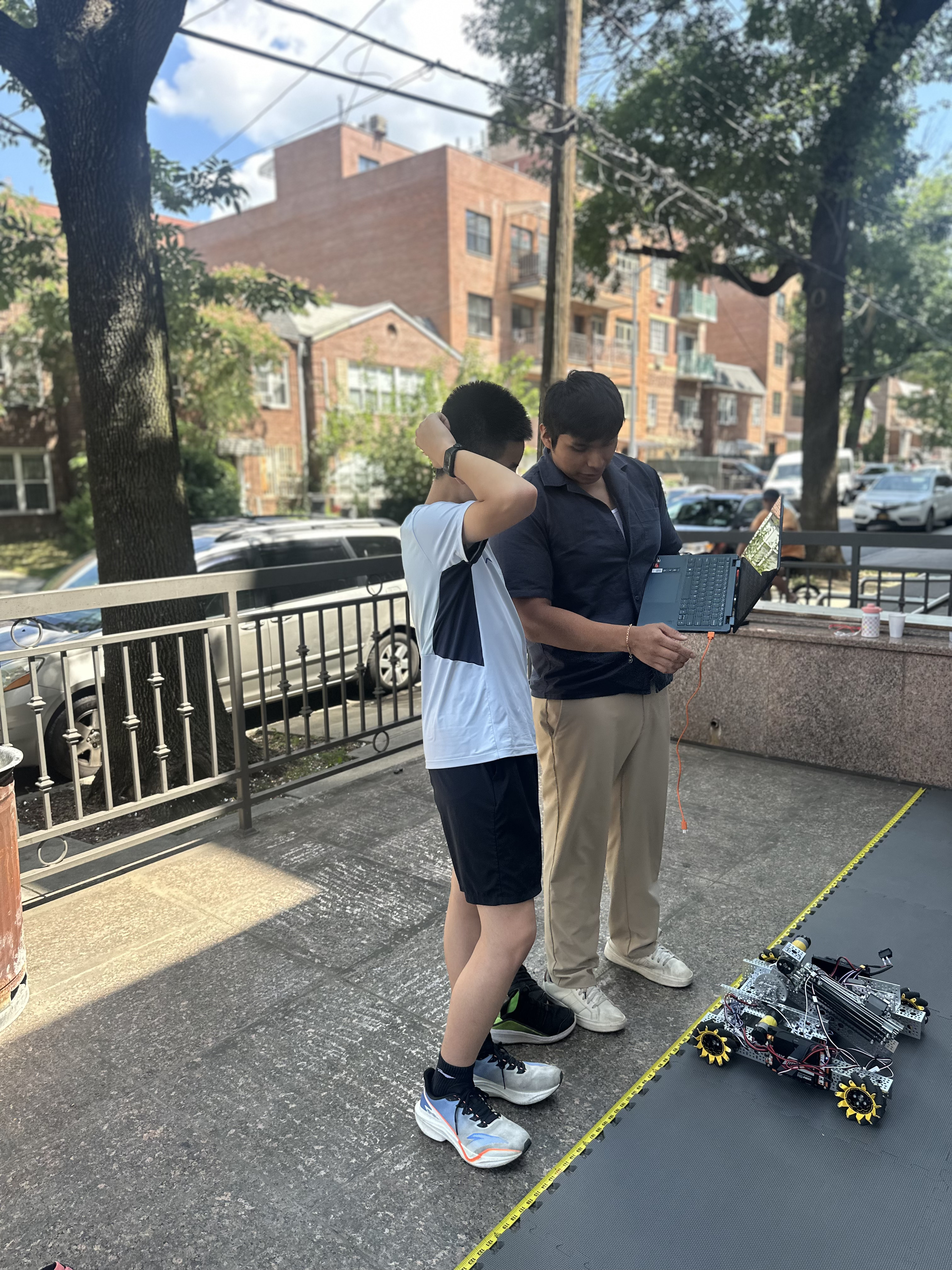Student robotics engineering practice